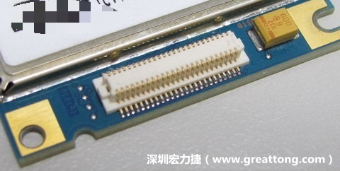 PCBA大講堂：板對(duì)板連接器下面裸銅設(shè)計(jì)，造成模組功能不良