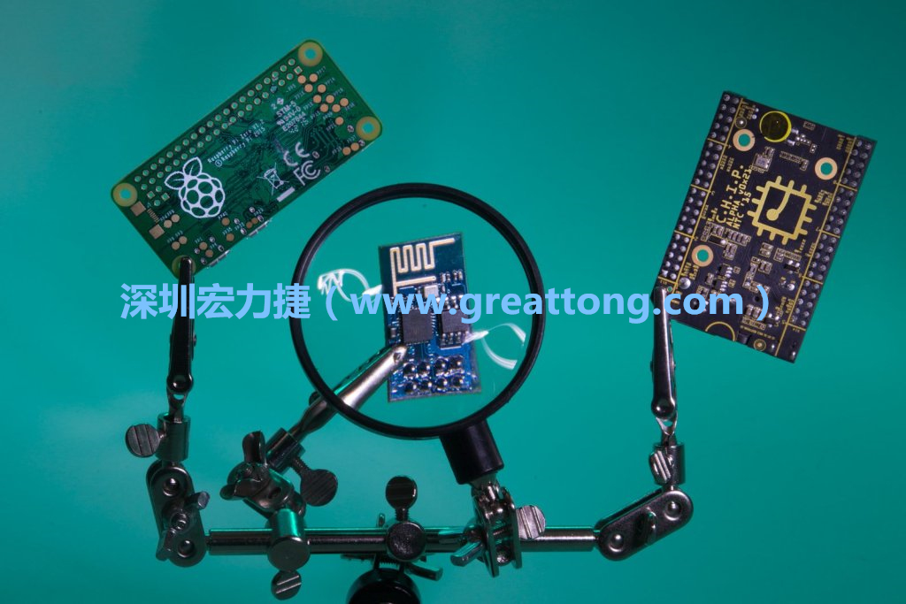 A Raspberry Pi Zero、ESP8266和CHIP。