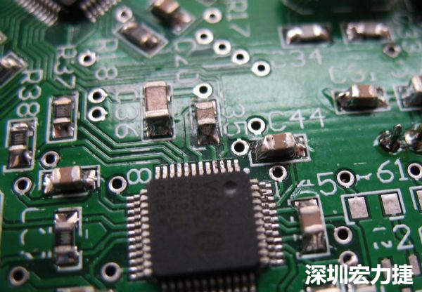 音訊電路訊號品質(zhì)，是影響操作體驗的關(guān)鍵，電路布局要特別注意。
