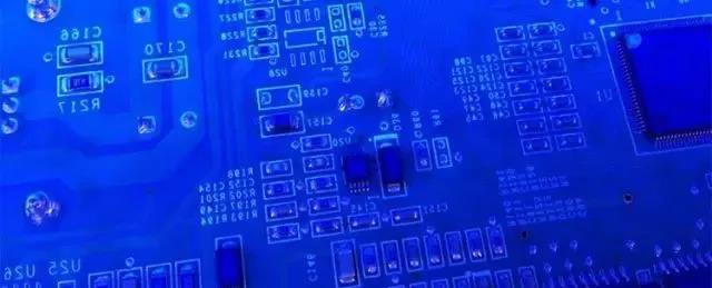 軸心自控AC系列自動涂覆機(jī)涂覆效果，均勻度非常一致